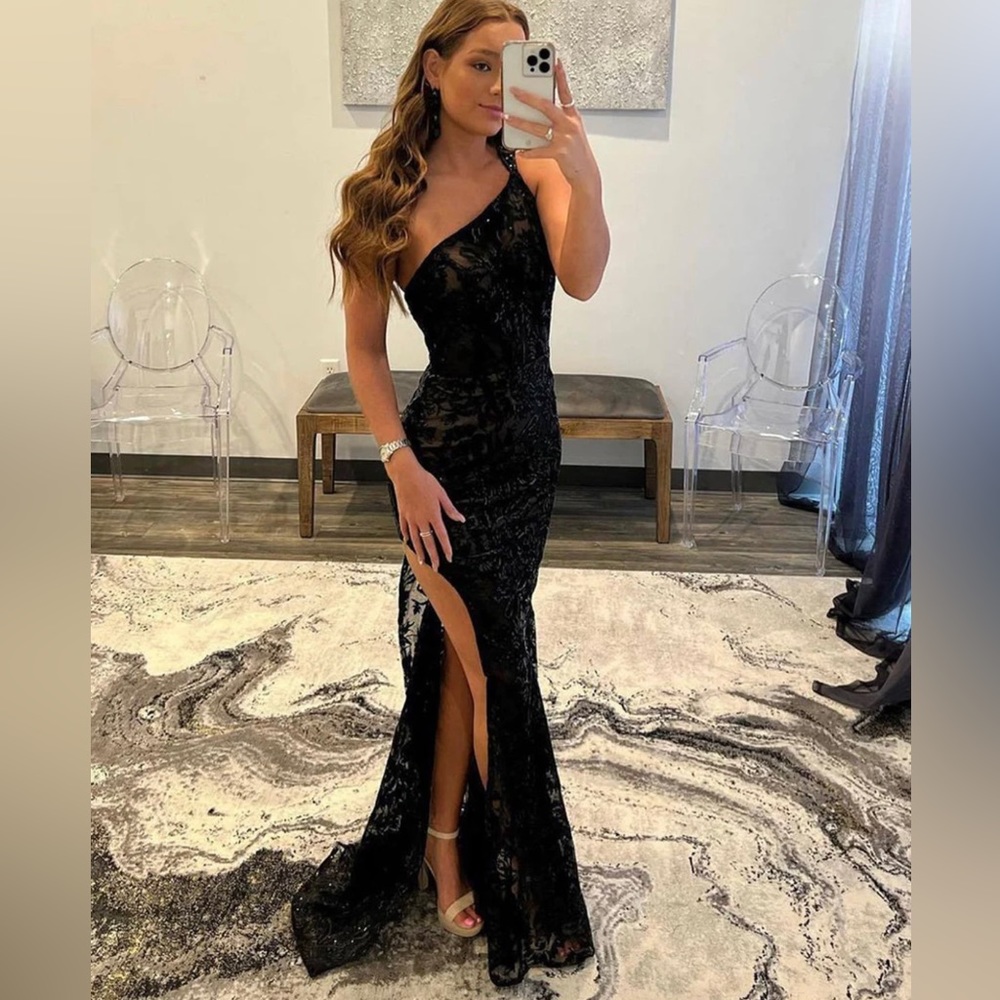 Never worn: Black lace tight prom dress